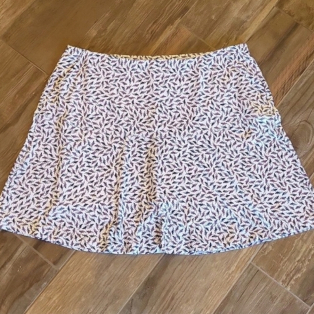 Greg Norman Collection White Skort with Navy Leaf Print